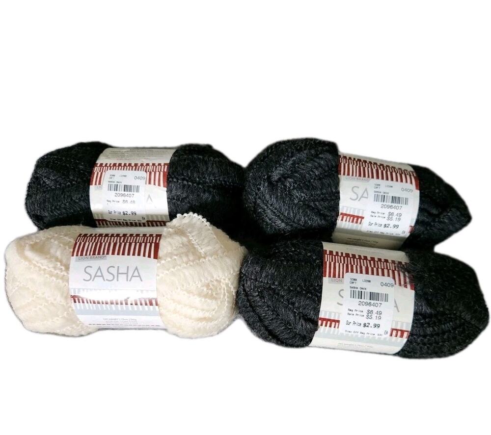Lion Brand Sasha Yarn Lot 4 Super Bulky Wool Blend Onyx Black Cream Made Italy